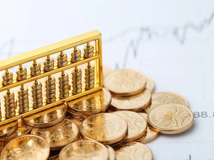 Discount Offers Gold in Dhanteras 2022 How to buy gold in 50 rupees know details Gold Offers on Dhanteras 2022: केवल 50 रुपये के छोटे निवेश में खरीद सकते हैं गोल्ड! जानिए डिटेल्स