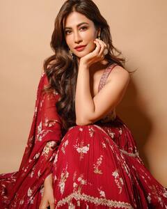 Chitrangda Singh નો શાનદાર ટ્રેડિશનલ અંદાજ, રેડ લહેંગામાં શેર કરી તસવીરો