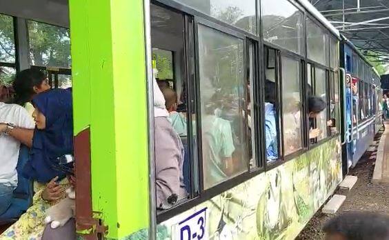 सकाळी पहिली ट्रेन नेरळ स्थानकातून सुटली