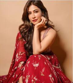 Festive Vibes ਦੇ ਨਾਲ ਸਾਹਮਣੇ ਆਇਆ Chitrangda Singh ਦਾ ਇਹ ਸੁੰਦਰ Traditional Look, ਲਾਲ ਲਹਿੰਗਾ 'ਚ ਨਜ਼ਰ ਆਈ ਬੇਹੱਦ ਖੂਬਸੂਰਤ