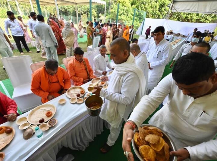 यह सुनिश्चित करने के लिए कि 'शांति पाठ' और अन्य संस्कारों में कोई गड़बड़ी न हो, जिला प्रशासन पूरी तरह मुतैद दिखाई दिया.