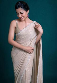 शिमरी साड़ी-मैसी बन या सलवार सूट-लॉन्ग ईयररिंग्स, Rashimka Mandana का कौनसा लुक है बेस्ट?