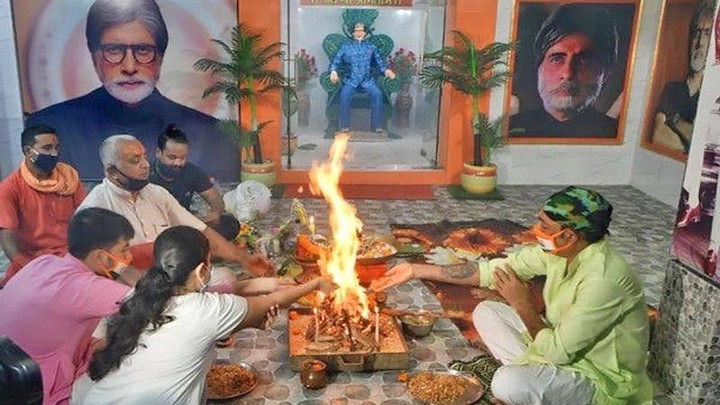 Where Is Amitabh Bachchan Temple Opening Hours Special Rituals Statue |  Amitabh Bachchan Temple: इस जगह स्थित है अमिताभ बच्चन का मंदिर, रीति-रिवाज  से होती है पूजा, जानें रोचक बातें