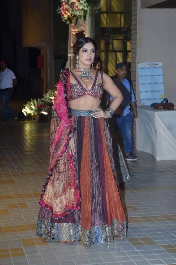 ભૂમિ પેડનેકર અને સમીક્ષા પેડનેકરની આ લેટેસ્ટ તસવીરો સોશિયલ મીડિયા પર ખૂબ વાયરલ થઇ છે.