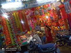 PHOTO: औरंगाबादमध्ये दिवाळी खरेदीसाठी बाजारपेठ फुलल्या