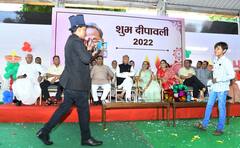 IN Pics: अपनों को खो चुके बच्चों से दीपावली पर मिले सीएम अशोक गहलोत, कहा- राजस्थान मेरा परिवार