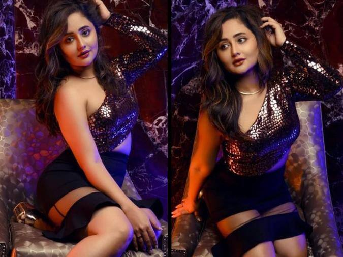 Rashmi Desai Latest Pics:  फेमस टीवी एक्ट्रेस रश्मि देसाई अपने सिजलिंग अंदाज से अक्सर सोशल मीडिया पर धमाल मचाती रहती हैं. इस बीच धनतेरस के मौके पर रश्मि ने लेटेस्ट तस्वीरों से फैंस को बधाई दी है.