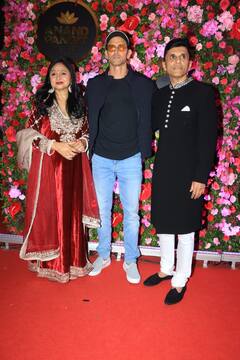 इस फिल्म प्रोड्यूसर की दिवाली पार्टी में Amitabh Bachchan और Hrithik Roshan ने सजाई महफिल, देखें Inside तस्वीरें