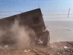 ফের গঙ্গা গর্ভে তলিয়ে গেলো দোতলা বাড়ি, আতঙ্কে সামসেরগঞ্জ