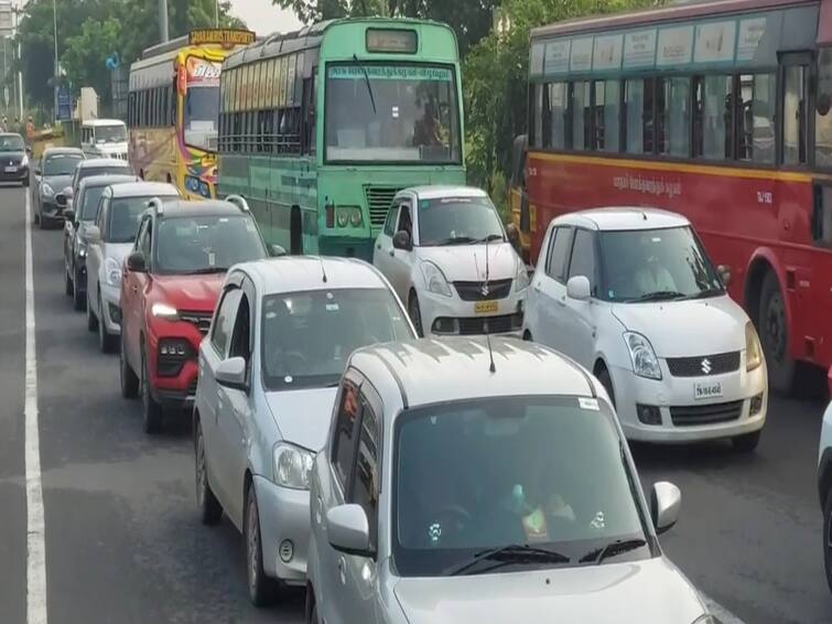 Traffic congestion on Chengalpattu GST road due to people going home for Diwali Diwali Special Bus : தென் மாவட்டத்திற்கு போகிறீர்களா? கிளாம்பாக்கத்தில் இருந்து சிறப்பு பேருந்துகள்..!