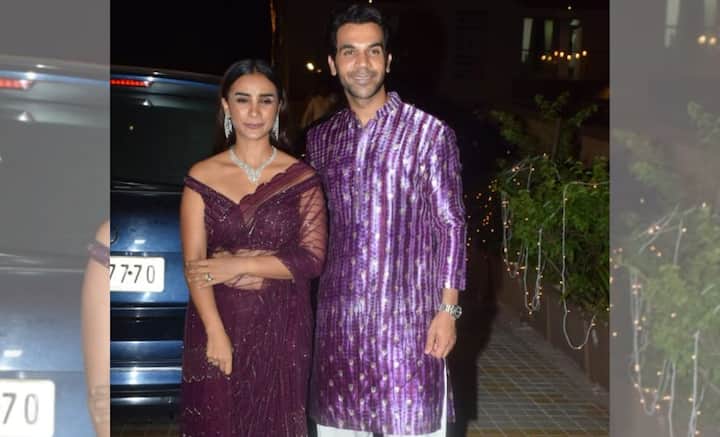 একসঙ্গে ছবিতে কাজ করেছেন রাজকুমার এবং ভূমি। পত্রলেখা নিজেও অভিনেত্রী। পারস্পরিক চেনা-পরিচিতি রয়েইছে। সেই মচো পরস্পরের সঙ্গে মিলিয়ে পোশাক পরে ধরা দিলেন রাজকুমার এবং পত্রলেখা।