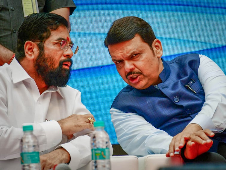 A month to the Maharashtra Political Crisis result instead of the govt becoming tension free the tension in the Shiv Sena BJP alliance increased Shiv Sena BJP Alliance : सत्तासंघर्षाच्या निकालाचा एक महिना पूर्ण, सरकार टेन्शन फ्री होण्याऐवजी युतीतलं टेन्शन अधिक वाढलं?
