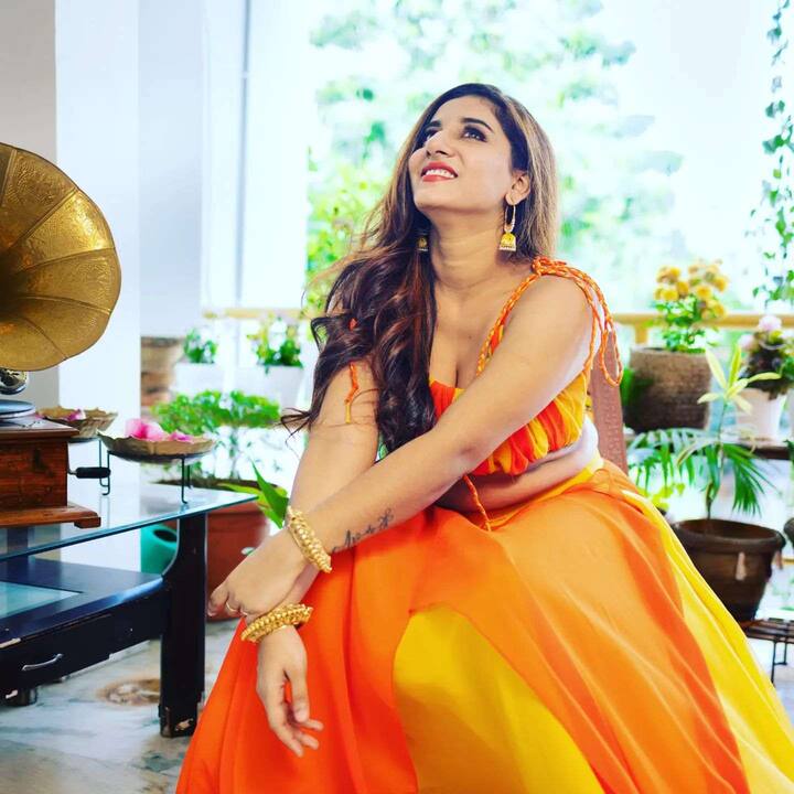 విష్ణుప్రియా భీమనేని అందమైన ఫోటోలు  -Image credit: Vishnupriya Bheemaneni/Instagram