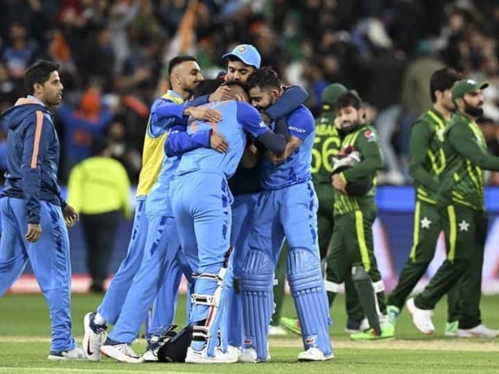 T20 World Cup 2022, IND vs PAK: मेलबर्न में टीम इंडिया के सामने पाकिस्तान की टीम थी. इस मैच में भारतीय टीम ने पाकिस्तान को 4 विकेट से हरा दिया.
