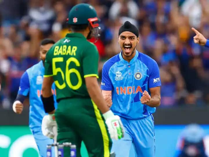 Pakistan Captain Babar Azam Out On Zero On Super 12 match against India Memes going Viral On Social Media टी-20 वर्ल्ड कप के सुपर 12 मैच में बाबर आजम जीरो पर आउट, सोशल मीडिया पर आई मीम्स की बाढ़