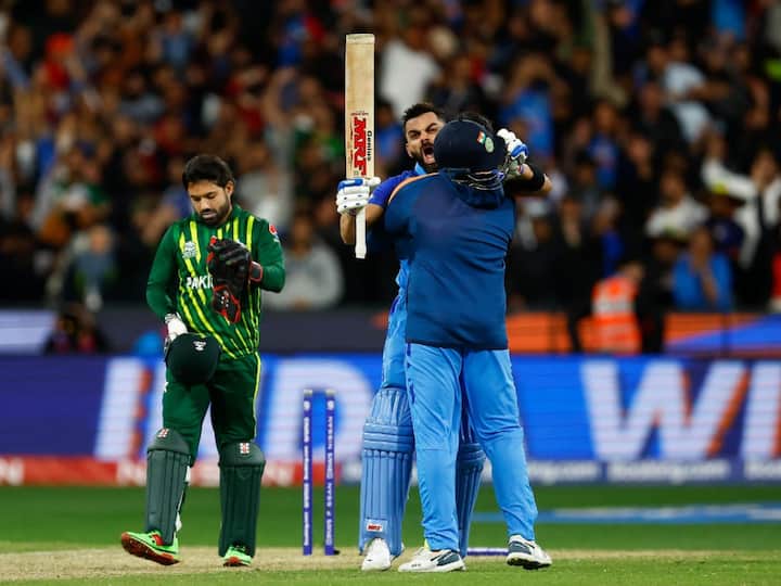T20 World Cup India vs Pakistan Highlights Virat Kohli Heroics Power India To 4-Wicket Win Over Pakistan Ind vs Pak: 'Chase Master' Virat Kohli Heroics Power India To 4-Wicket Win Over Pakistan