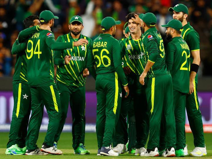 T20 World Cup 2022: Pakistan rooting for India to stay alive know Group 2 Qualification scenario T20 WC: अफ्रीका के खिलाफ भारत की जीत की दुआ करेगा पाकिस्तान, जानिए ग्रुप-2 से कौन-कौन है सेमीफाइनल का दावेदार