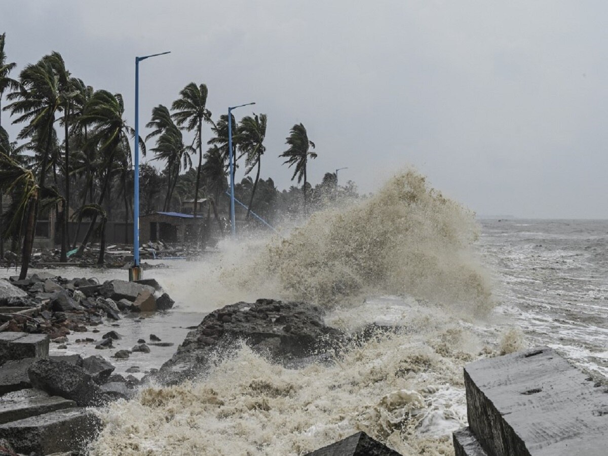 Cyclone 'Sitrang': IMD Says Deep Depression Heading Towards Bangladesh ...