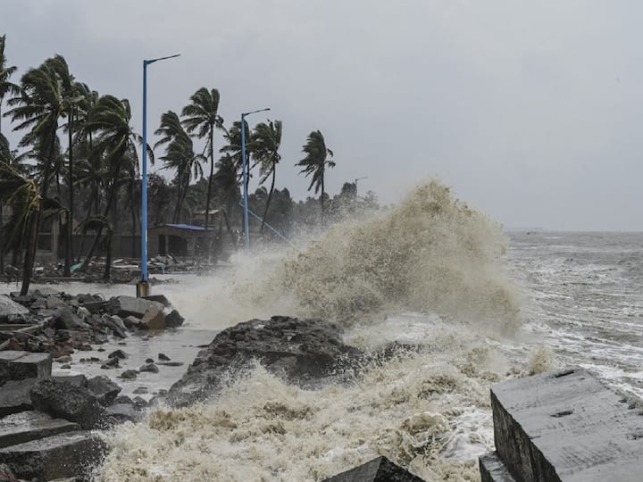 Cyclone 'Sitrang': IMD Says Deep Depression Heading Towards Bangladesh, Intensifies Into Cyclone Heavy Rainfall Likely In Odisha And Bengal As Cyclone Sitrang Forms In Bay of Bengal: IMD
