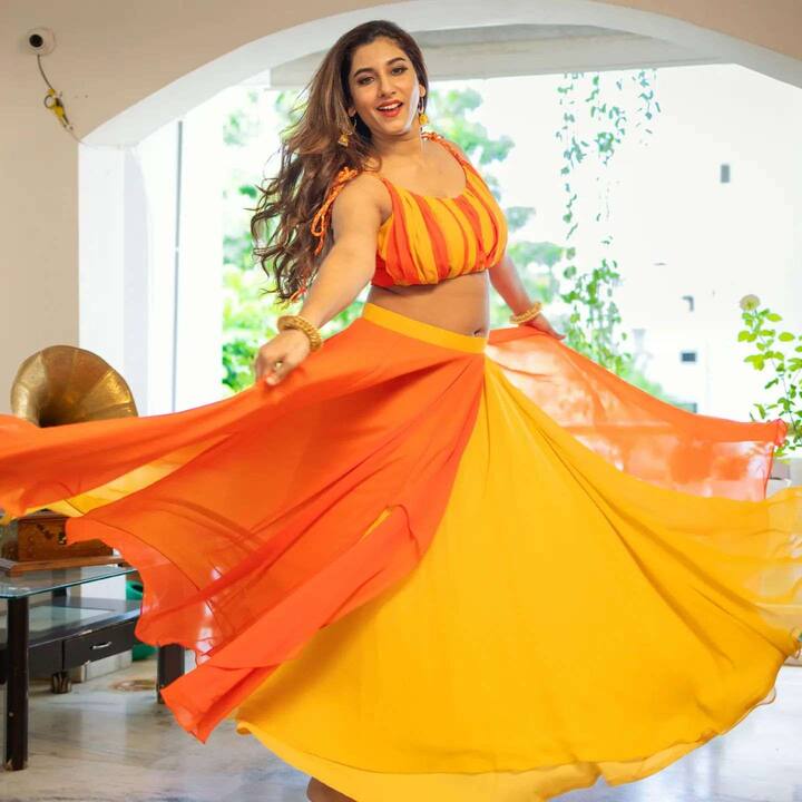 విష్ణుప్రియా భీమనేని అందమైన ఫోటోలు  -Image credit: Vishnupriya Bheemaneni/Instagram