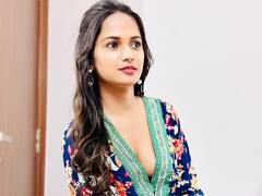 Ariyana Glory: బిగ్ బాస్ బ్యూటీ అందాల విందు