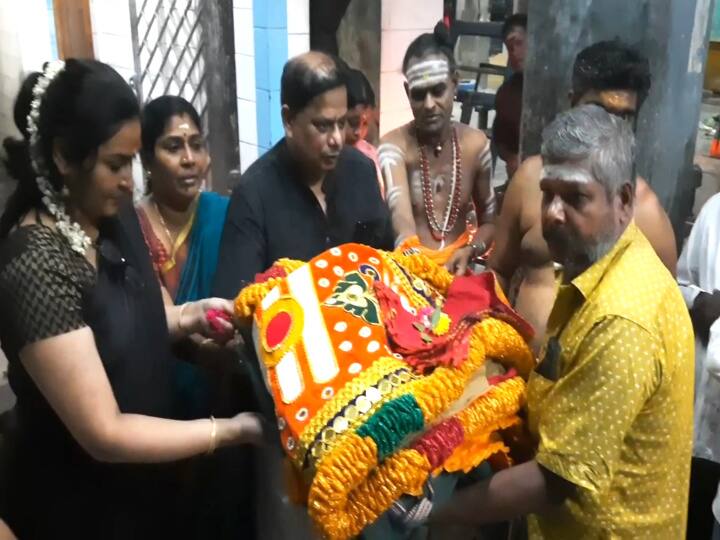 புத்தாடை அணிந்து தீபாவளி.. மயூரநாதர் கோயில் யானை அபயாம்பிகையை பாருங்க...