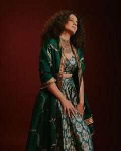 Diwali Bash: ग्रीन लहंगा-हैवी नेकलेस, एथनिक ड्रेस में कंगना रनौत लगीं पटाखा!