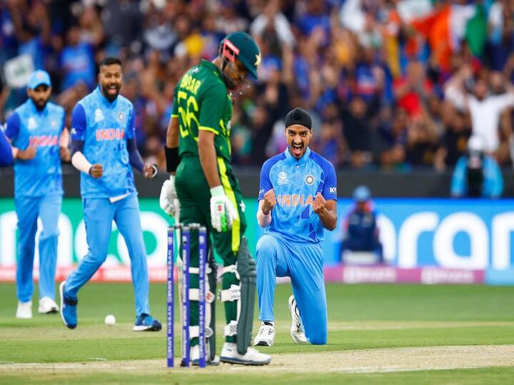 ind vs pak t20 world cup 2022 arshdeep singh hits back on khalistani troll with impressive performance IND vs PAK: एक महीने पहले जिसे कहा जा रहा था खालिस्तानी, उसी अर्शदीप सिंह ने बाबर-रिजवान को घुटने पर टेका