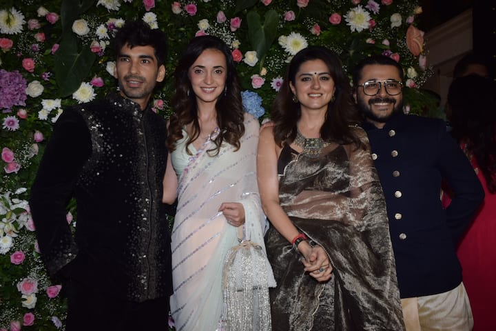 Sanaya Irani, Mohit Sehgal and Ridhi Dogra looked the perfect squad as they posed for a picture together.