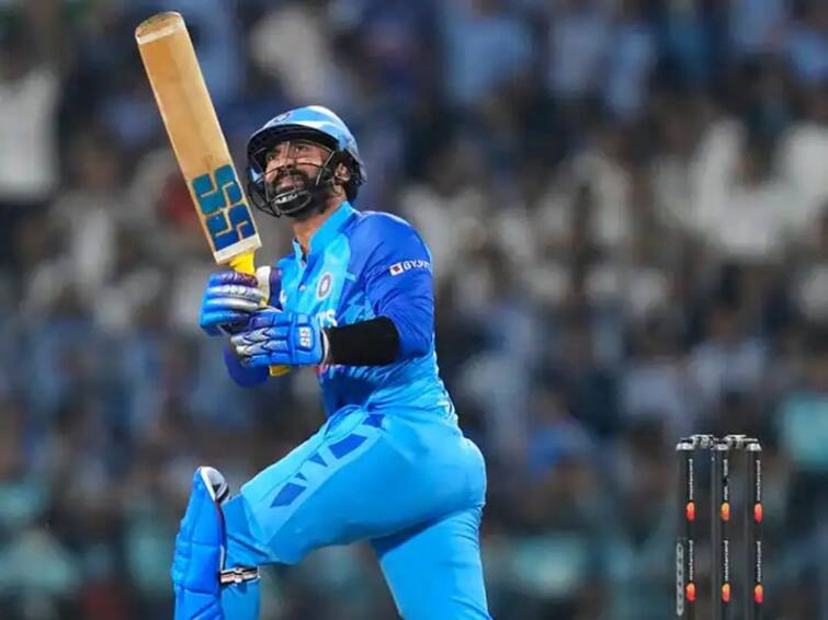 Dinesh karthik Selected in team india for India vs Pakistan ICC T20 world cup 2022 match playing WC match after 12 years IND vs PAK, Dinesh Karthik : 12 वर्षानंतर वर्ल्डकप खेळतोय DK, प्रेरणादायी आहे कार्तिकचा प्रवास