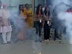कोटा में छात्रों को मिल रहा घर जैसा माहौल, कोचिंग संचालकों ने साथ मिलकर मनाई दीपावली