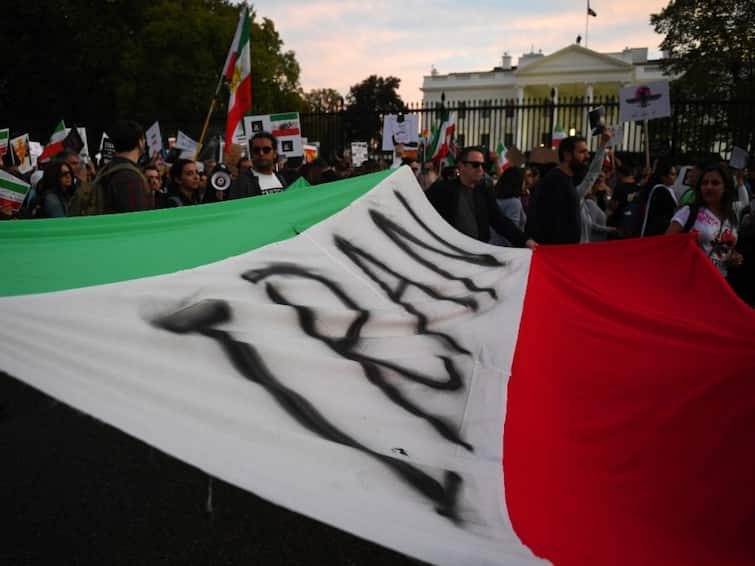 Thousands Gather In Washington, Los Angeles, Berlin To Express Solidarity With Iran Protests