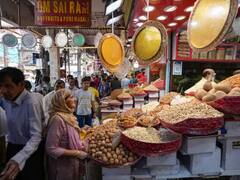 Dhanteras 2022: ਦੀਪਾਵਲੀ ਤੋਂ ਪਹਿਲਾਂ ਬਾਜ਼ਾਰ 'ਚ ਪਰਤੀ ਰੌਣਕ, ਯੂਪੀ ਤੋਂ ਲੈ ਕੇ ਤਾਮਿਲਨਾਡੂ ਤੱਕ ਧਨਤੇਰਸ 'ਤੇ ਲੋਕਾਂ ਨੇ ਜ਼ੋਰਦਾਰ ਖਰੀਦਦਾਰੀ ਕੀਤੀ