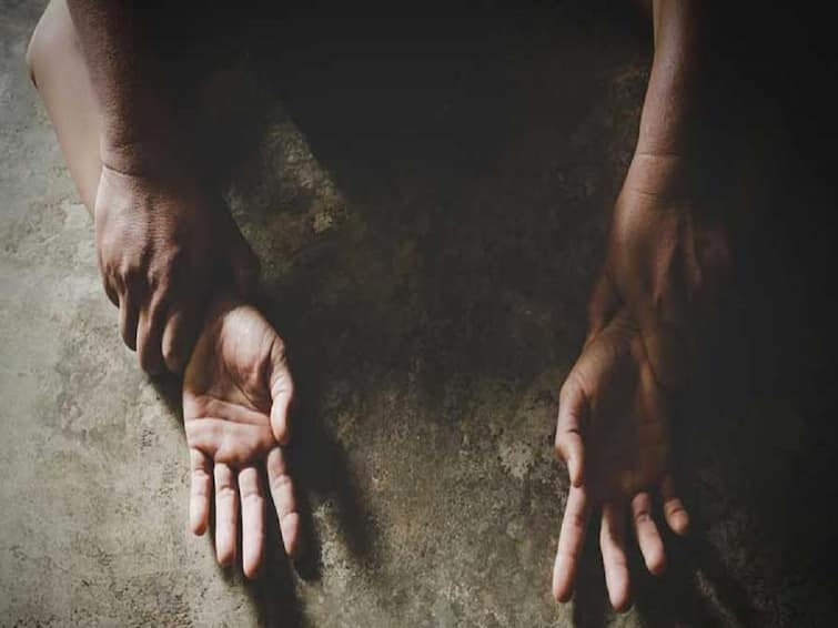 molested by husband stepson UP woman writes to President seeking euthanasia Crime : கணவர், வளர்ப்பு மகனால் பாலியல் வன்கொடுமை..! கருணை கொலை செய்ய கெஞ்சிய இளம்பெண்..