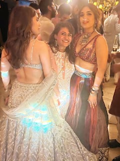 Diwali Party Inside Pics: भूमि पेडनेकर की पार्टी में साथ झूमते दिखे ये सितारे, आर्यन खान-न्यासा देवगन भी अपने फ्रेंड सर्कल में आए नजर