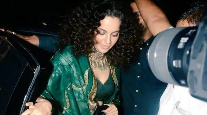 ਬਾਲੀਵੁੱਡ ਦੀ ਪੰਗਾ ਗਰਲ ਕੰਗਨਾ ਰਣੌਤ ਅਕਸਰ ਆਪਣੇ ਬੇਬਾਕ ਅੰਦਾਜ਼ ਨਾਲ ਸੁਰਖੀਆਂ 'ਚ ਰਹਿੰਦੀ ਹੈ। ਫਿਲਹਾਲ ਤਿਉਹਾਰੀ ਸੀਜ਼ਨ ਦਾ ਰੰਗ ਕੰਗਨਾ ਰਣੌਤ 'ਤੇ ਛਾਇਆ ਹੋਇਆ ਹੈ। ਅਜਿਹੇ 'ਚ ਕੰਗਨਾ ਦੀ ਤਾਜ਼ਾ ਦੀਵਾਲੀ ਪਾਰਟੀ ਦੀਆਂ ਤਸਵੀਰਾਂ ਨੇ ਸੋਸ਼ਲ ਮੀਡੀਆ 'ਤੇ ਧੂਮ ਮਚਾ ਦਿੱਤੀ ਹੈ।