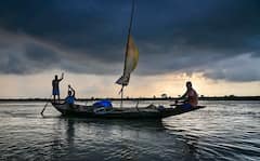 Cyclone Sitrang: চোখ রাঙাচ্ছে ঘূর্ণিঝড় সিত্রাং, উপকূলবর্তী এলাকায় বইতে পারে ঝোড়ো হাওয়া