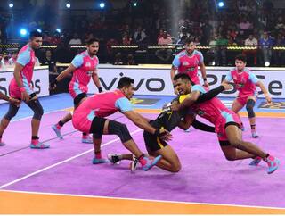 PKL 9: ਜੈਪੁਰ ਨੇ ਲਗਾਤਾਰ ਪੰਜਵੀਂ ਜਿੱਤ ਦਰਜ ਕਰਕੇ ਦਿੱਲੀ ਨੂੰ ਪਛਾੜਿਆ, ਜਾਣੋ ਰੇਡਿੰਗ ਅਤੇ ਡਿਫੈਂਸ ਵਿੱਚ ਕੌਣ ਹੈ ਅੱਗੇ