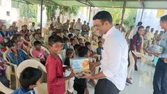 PHOTO: नंदुरबार पोलिसांची अनाथ मुलांसोबत आगळीवेगळी दिवाळी; चेहऱ्यावर हसू फुलवले