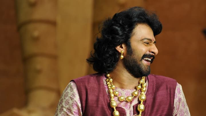 তাঁর নামের সঙ্গে বাহুবলী (Baahubali) আখ্যা জুড়ে দিয়েছিল ছবির সাফল্যই। এরপর আর তাঁকে ঘুরে তাকাতে হয়নি।