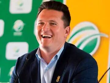 ২০০৭-২০১০ পর্যন্ত টি-টোয়েন্টি বিশ্বকাপে দক্ষিণ আফ্রিকার অধিনায়ক হিসেবে গ্রেম স্মিথ ১৬টি ম্যাচে নেতৃত্ব দিয়ে ১১টি ম্যাচে জয় পেয়েছিলেন।