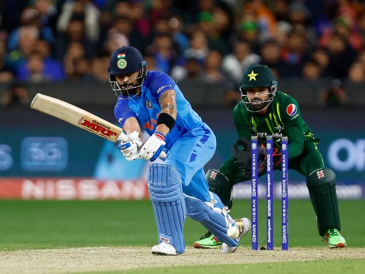 T20 World Cup Indian Team's Score Against Pakistan In Powerplay Till Now IND vs PAK: टी20 वर्ल्ड कप में पॉवरप्ले में पाकिस्तान के सामने कमज़ोर साबित होती है टीम इंडिया, देखिए आंकड़े