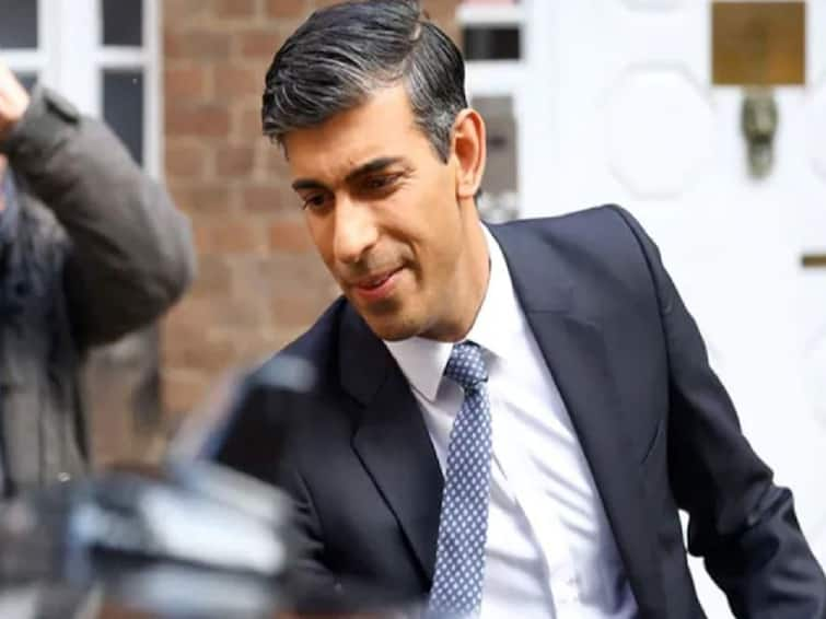 Rishi Sunak Elected As New UK Prime Minister Who is Rishi Sunak Conservative Party Leader Rishi Sunak New UK PM: பிரிட்டன் பிரதமராகிறார் இந்திய வம்சாவளியை சேர்ந்த ரிஷி சுனக்.. 10 முக்கிய தகவல்கள் இங்கே..