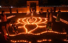 Diwali 2022: ভারতের নানা কোণায় দীপাবলি উদযাপন, দেখুন তারই নানা মুহূর্ত
