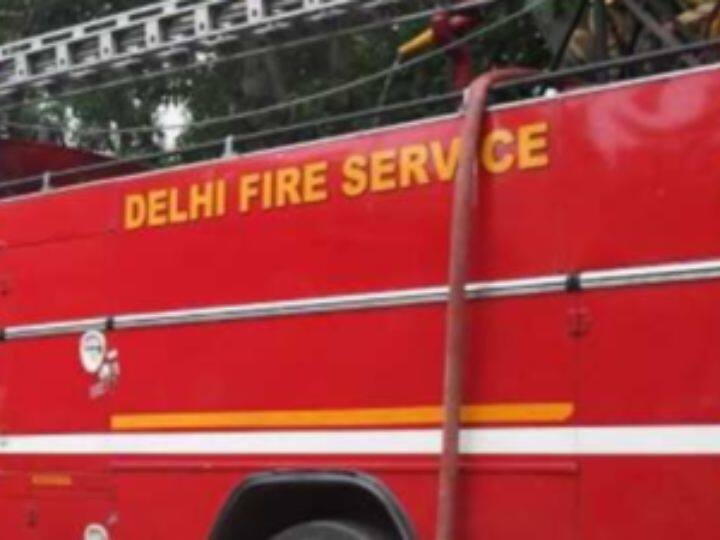 Delhi Fire Service Fire engines deployed everywhere with fully alert drone for diwali festival पटाखों पर बैन के बावजूद ड्रोन से नजर, भीड़-भाड़ वाले इलाकों में दमकल गाड़ियों की तैनाती, जानें दिवाली पर दिल्ली में कैसी तैयारी