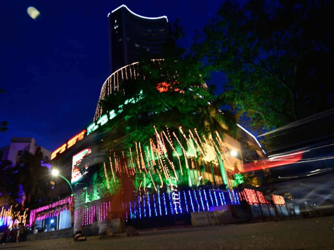 Diwali Muhurat Trading 2022 Stock Markets To Remain Closed Today, Open For 1 Hour Muhurat Trading At 6.15 PM Diwali 2022: Stock Market To Open For 1 Hour Of Muhurat Trading Today — Check Timings