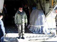 कड़ाके की ठंड के बीच कारगिल में पीएम मोदी, जवानों के साथ 'वंदे मातरम' गाते और निशाना लगाते आए नजर