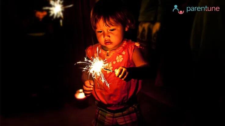 Diwali 2022: Keep these things in mind while firing crackers on Diwali, give these instructions to children Diwali 2022 : ਦੀਵਾਲੀ 'ਤੇ ਪਟਾਕੇ ਚਲਾਉਣ ਸਮੇਂ ਇਨ੍ਹਾਂ ਗੱਲਾਂ ਦਾ ਰੱਖੋ ਖ਼ਾਸ ਧਿਆਨ, ਬੱਚਿਆਂ ਨੂੰ ਜ਼ਰੂਰ ਦਿਓ ਇਹ ਹਦਾਇਤਾਂ