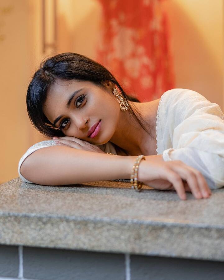 என்ன எண்ணியும் புரியவில்லையே நடந்தது என்னென்னு