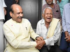 दिवाली के मौके पर कोटा पहुंचे स्पीकर ओम बिरला, कहीं सीढ़ियों पर बैठ बुजुर्गों से की बात तो कहीं...